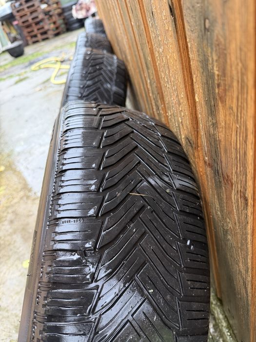 Jante de tabla 5x112 pe 15” cu anvelope de iarna + capace originale VW