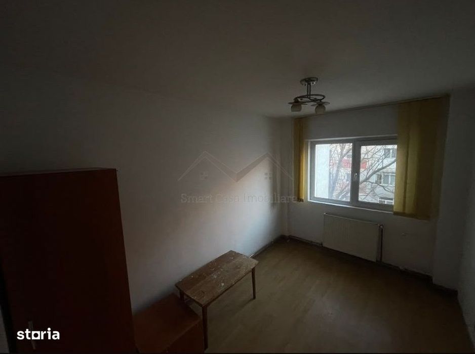 Apartament 3 camere dacia etajul 2