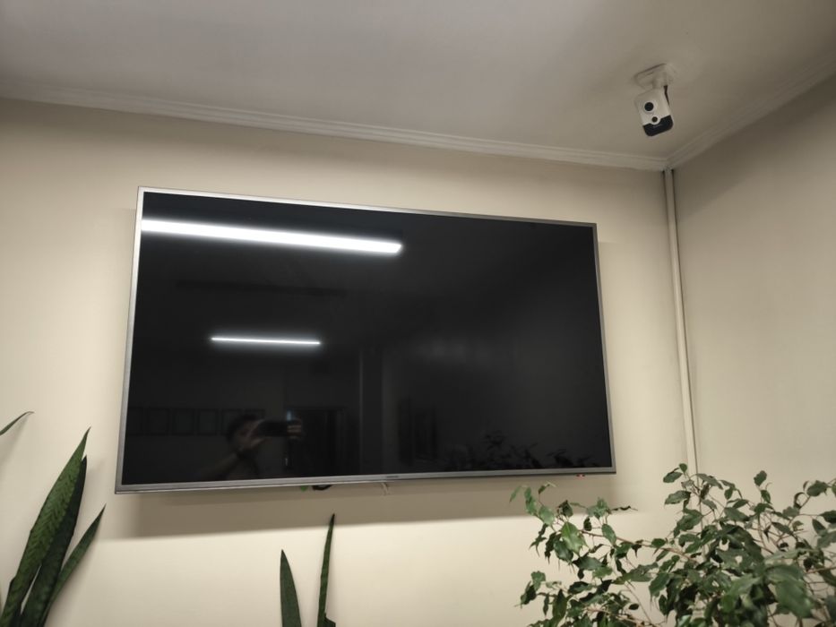 Телевизор Samsung диагональ 140 Б/у