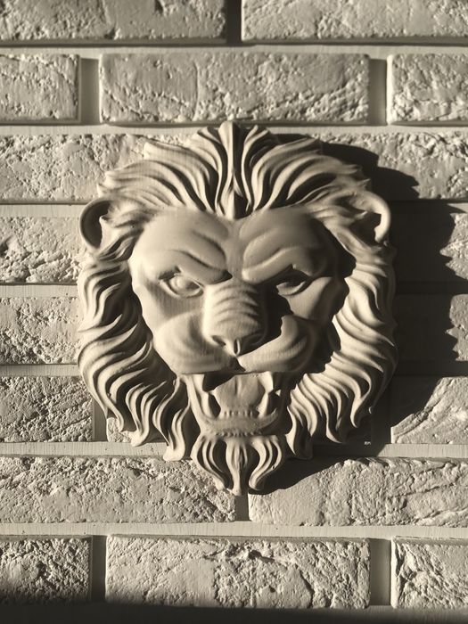 Панно  из гипса Лев