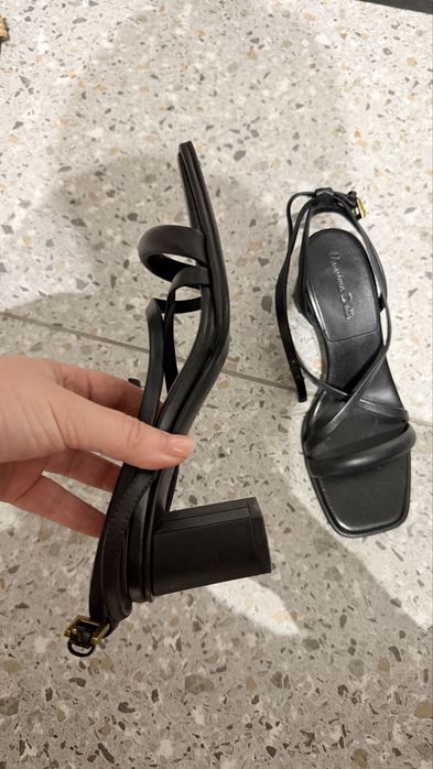Кожаные босоножки Massimo Dutti