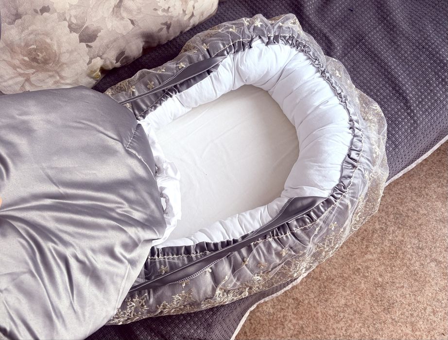 Нарядный конверт на выписку