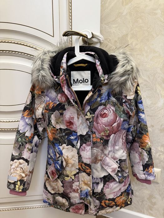 Продам куртку Molo