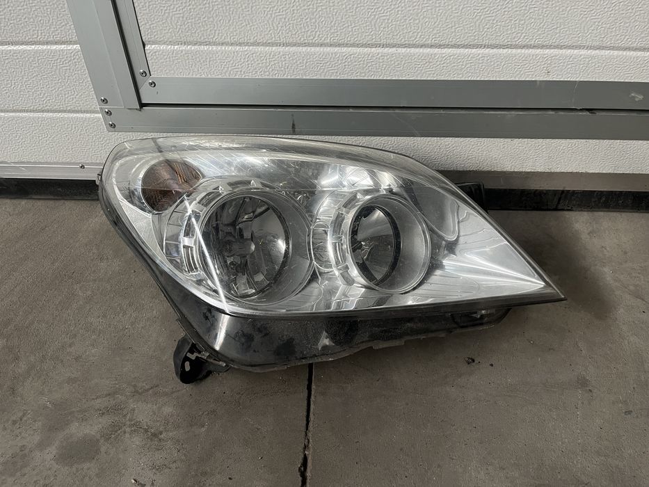 Far / faruri stânga-dreapta Opel Astra H