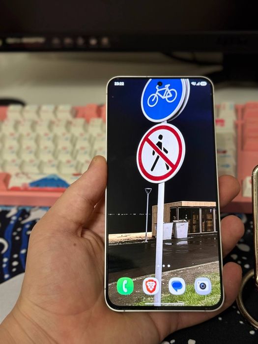 Samsung S25 FE телефон