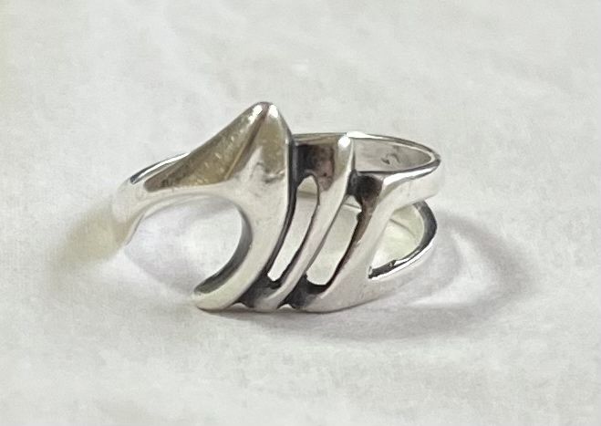 Дамски сребърен пръстен