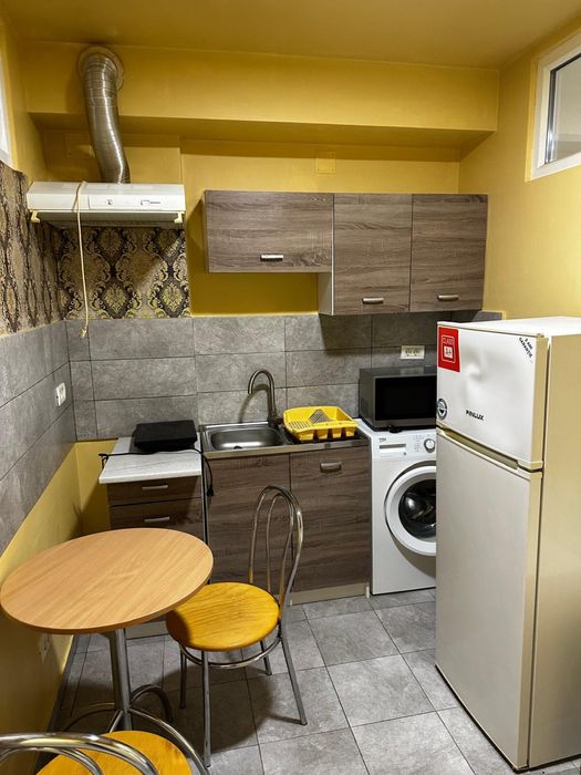 Inchiriez apartament o camera in Complex