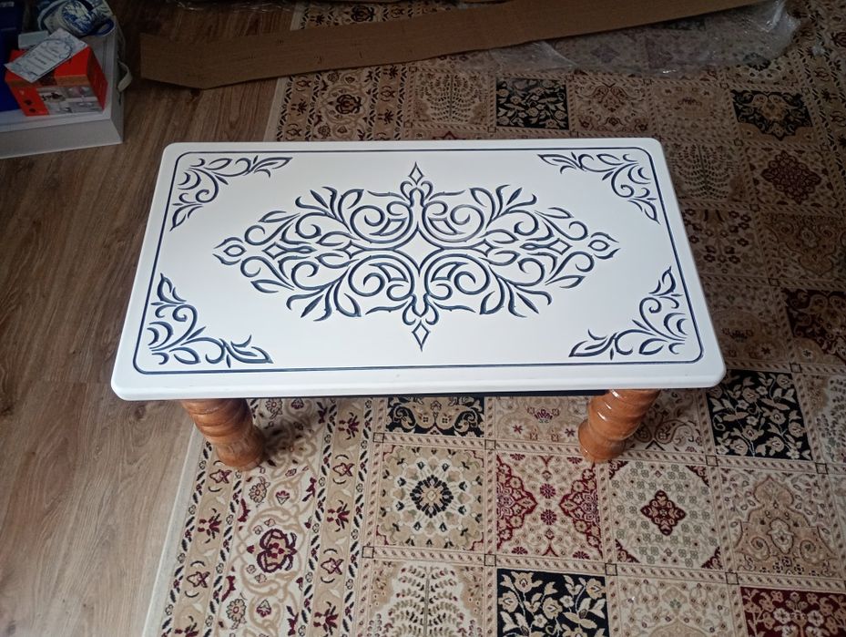 Продам Стол журнальный