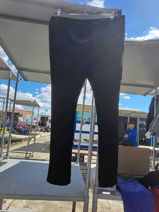 Pantaloni bărbați marimea 32
