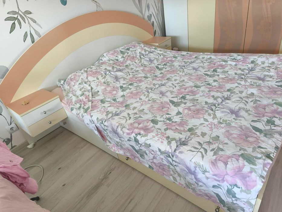 Спалня, нощно шкафче, скрин