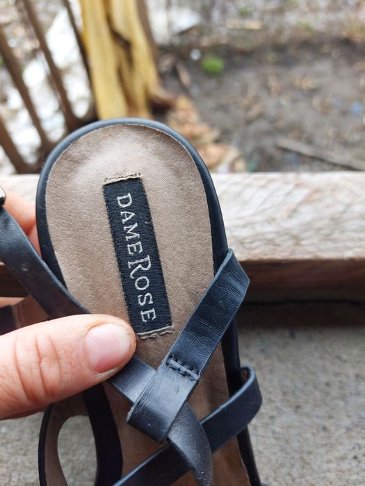 Sandale cu platforma