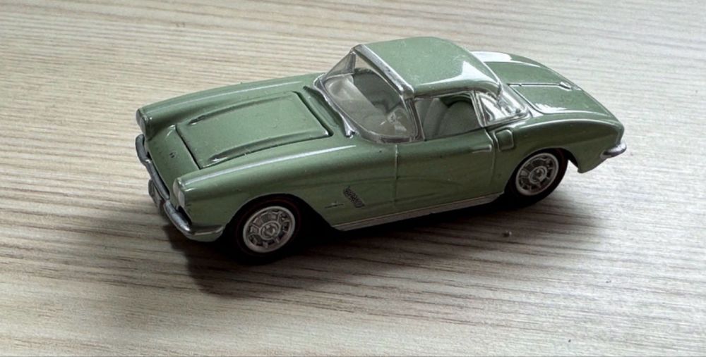 Machete auto metalice Johnny Lighting scara 1/72