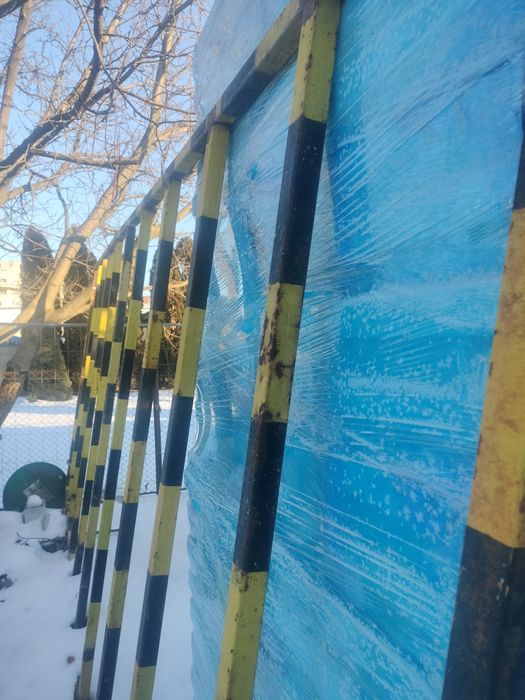 De vânzare Poartă din țeavă pătrată.