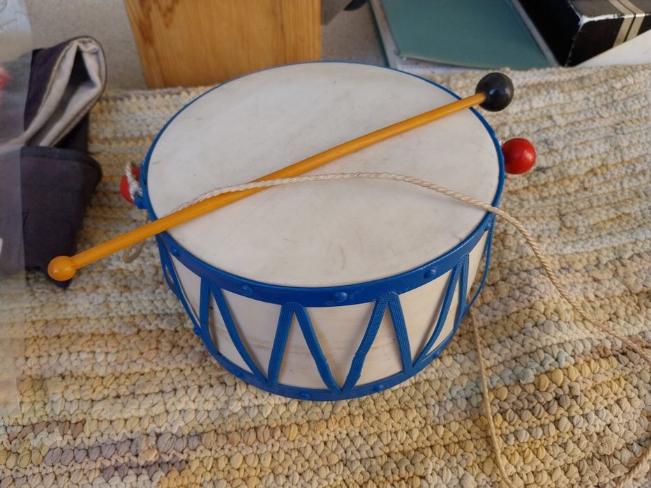 Триола и барабанче