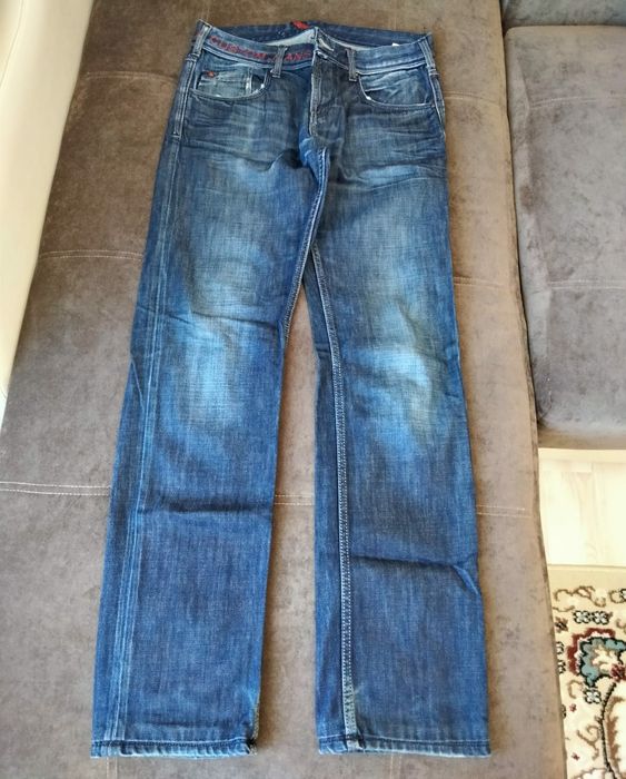 Продам джинсы 3000 тенге.