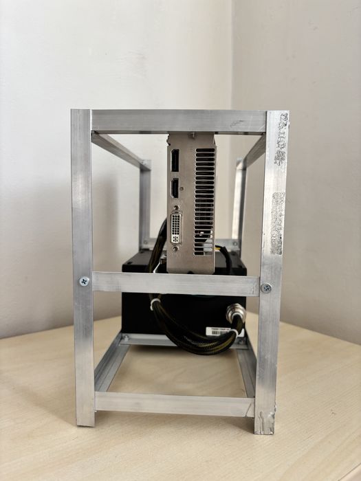 Продавам Надстройка за Външна Видео Карта за лаптоп