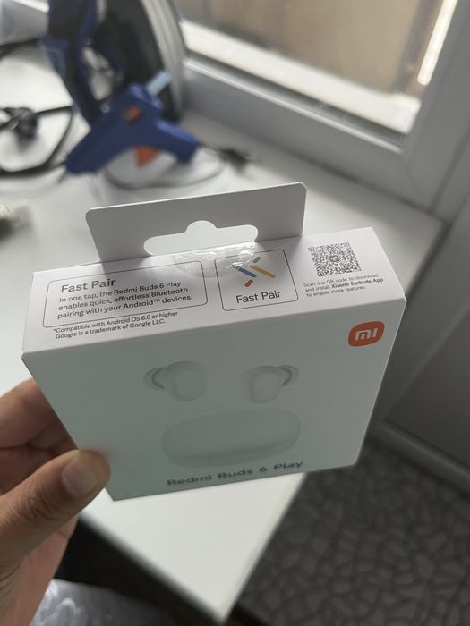 Продам наушник новый