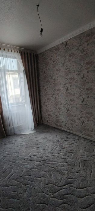 Тезда- 3 хонали 2 каватда жойлашган квартира сотилади умумий майдони 7