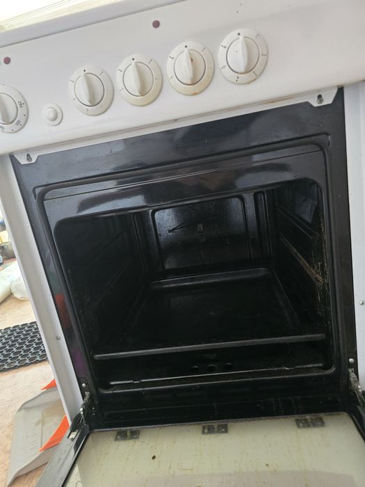 Продам электроплиту б/у