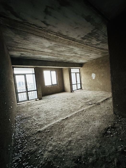 Продается коробка. 120 м2, 5 этаж лифт имеется