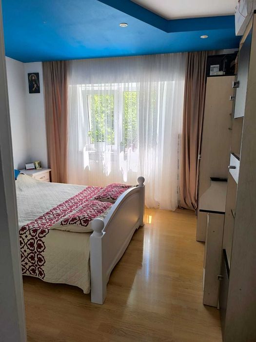 Proprietar – Vând apartament 3 camere decomandat, etaj 2, Obcini (Suceava) – 68 mp