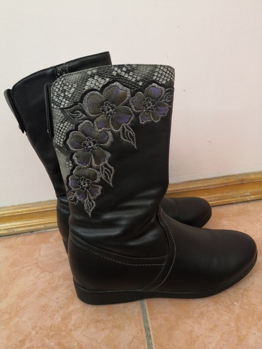 Продам обувь размер 37-38