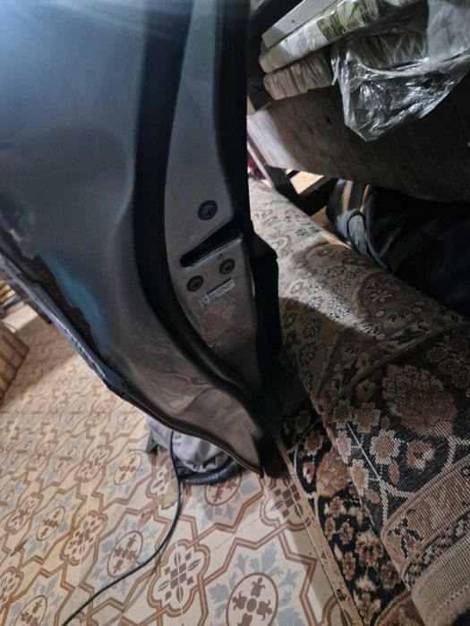 Задна лява врата за Toyota Avensis T27