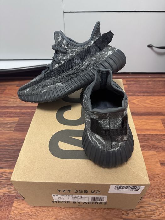 Yeezy 350 Dark Salt