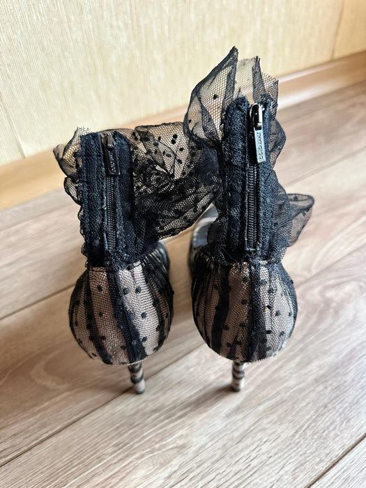 Manolo Blahnik Jimmy Choo обувки чехли