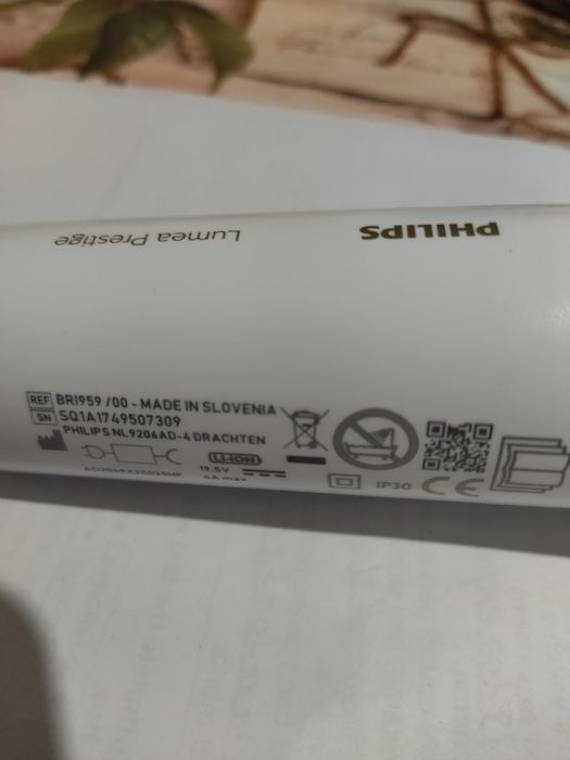 Фотоепилатор IPL Philips Lumea Bri 959