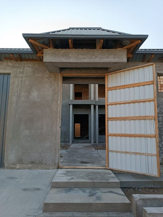 Uchastka sotiladi karobka xolatda