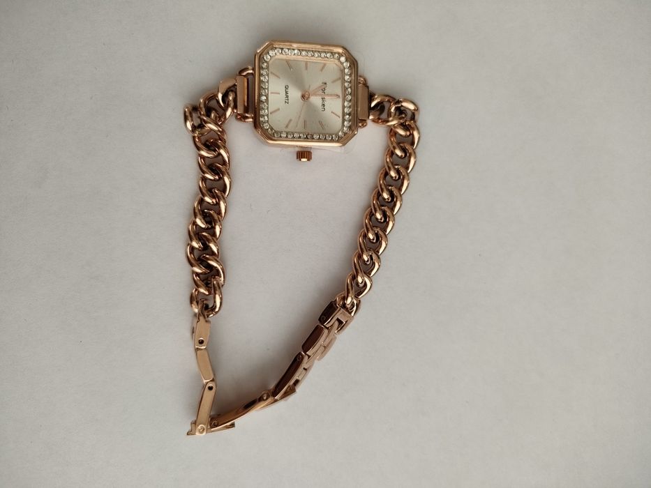 Женские часы " Вечная классика"