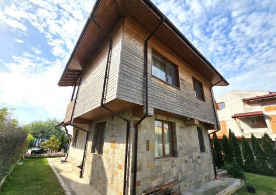 Строителни ремонти ремонт на баня шпакловка фасада двор Ремонт на къща