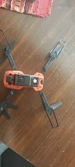Dronă-jucărie cu cameră, telecomandă și 3 baterii