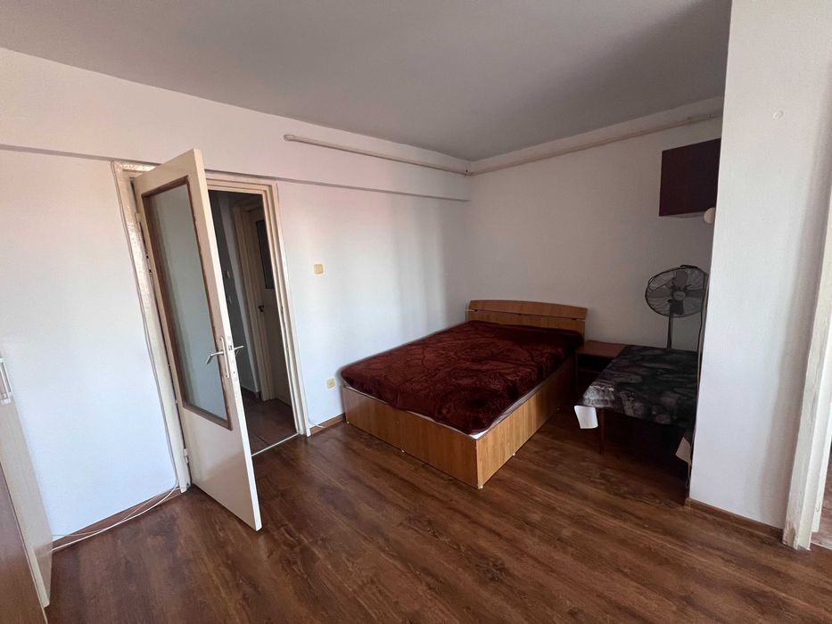 Garsonieră de închiriat în zona cetate