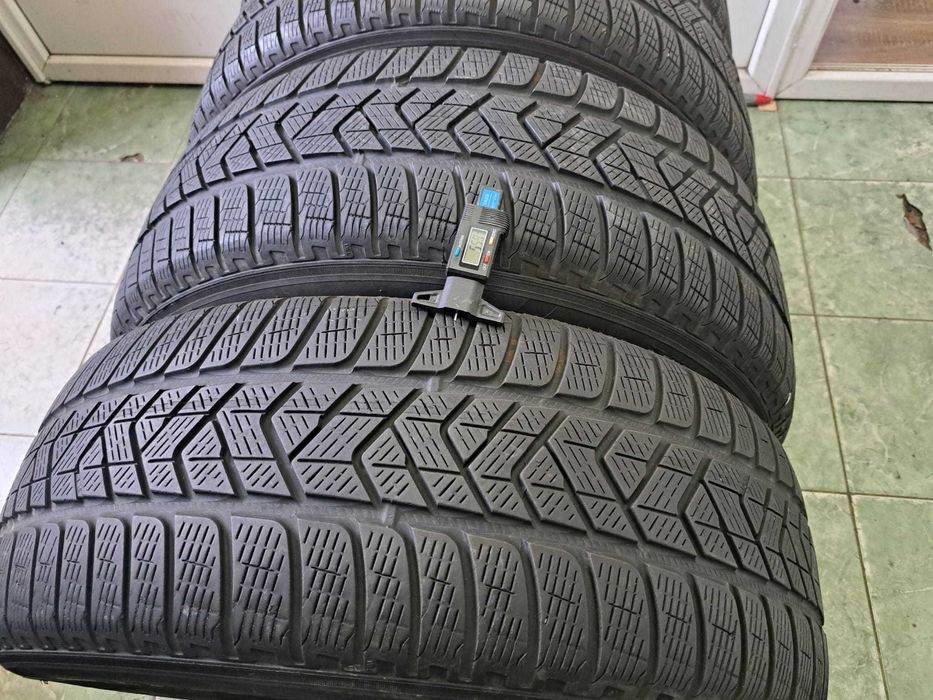 4 anvelope 235/60 R17 Pirelli