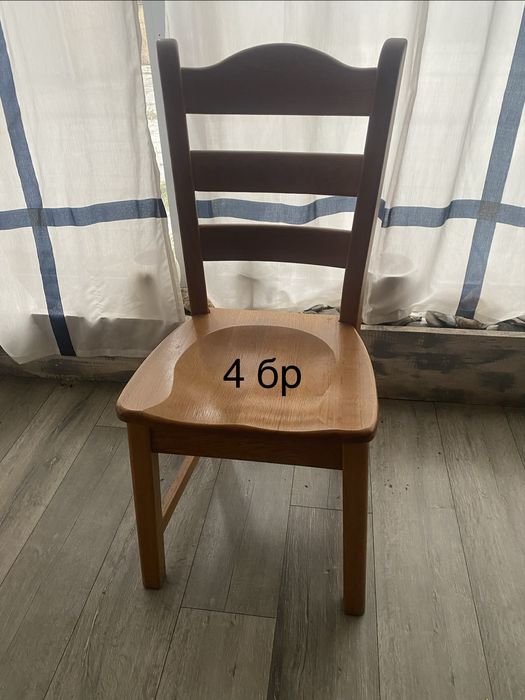 Масивни дървени столове