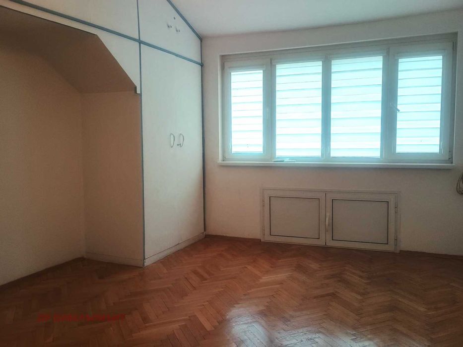 Дава се под наем Четиристаен апартамент в София, Център - 150 кв.м за 1019.49 € - Снимка #8