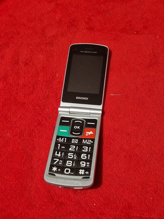 Telefon cu clapeta perfect funcțional