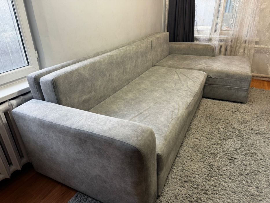 Диван в хорошем состоянии, самовывоз, торг уместен.