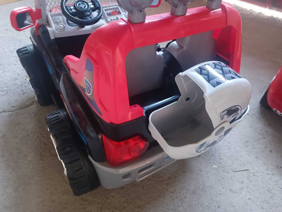 Mașinuță electrică jeep de teren, roșu, 2 locuri, roti mari - ca nouă!