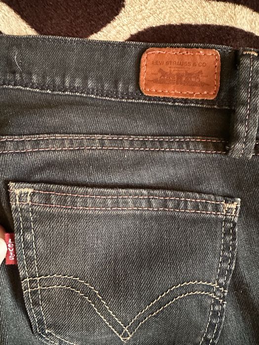 ПРОДАВАМ : Дънки LEVI'S (мъжки)