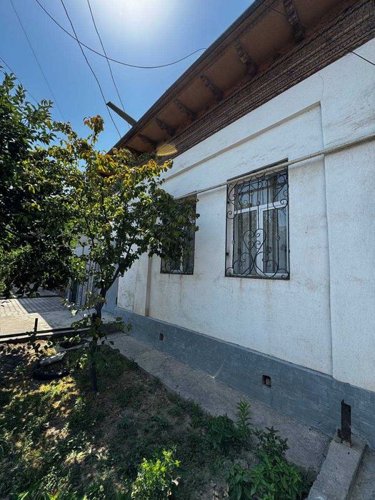Продается дом в Яккасарайском р-не, отличная локация за небольшую цену