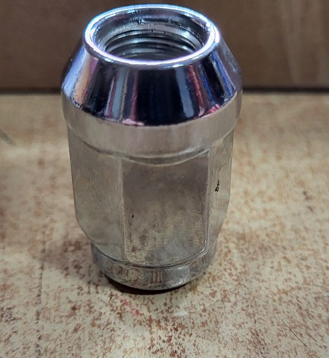 Vând set 20 piulițe prezoane