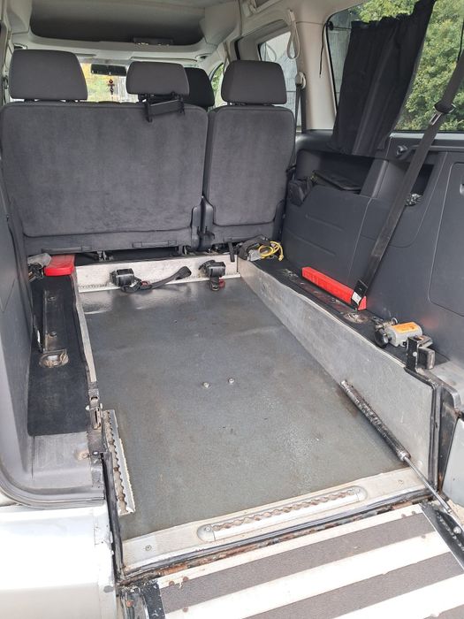 Autoturism cu rampă