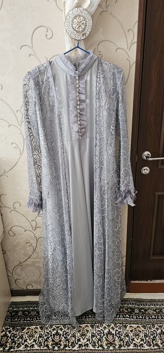 Вечернее платье  состояние  хорошее