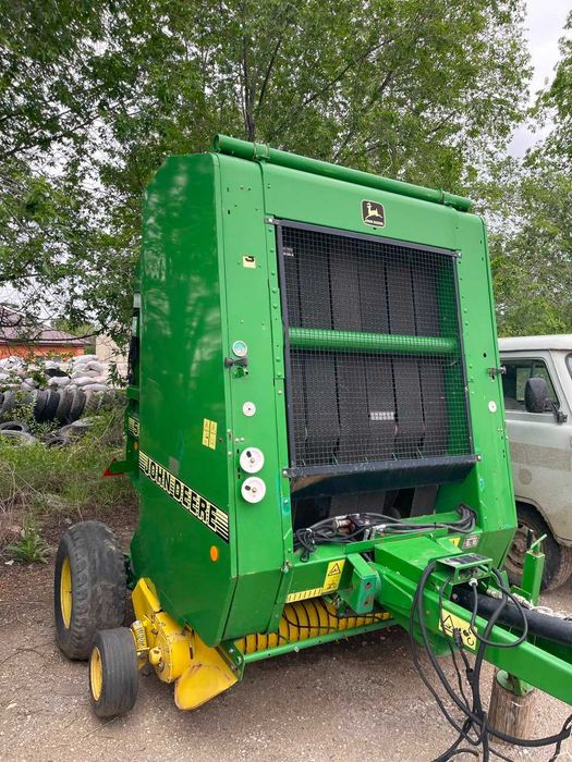 Пресс-подборщик John Deere