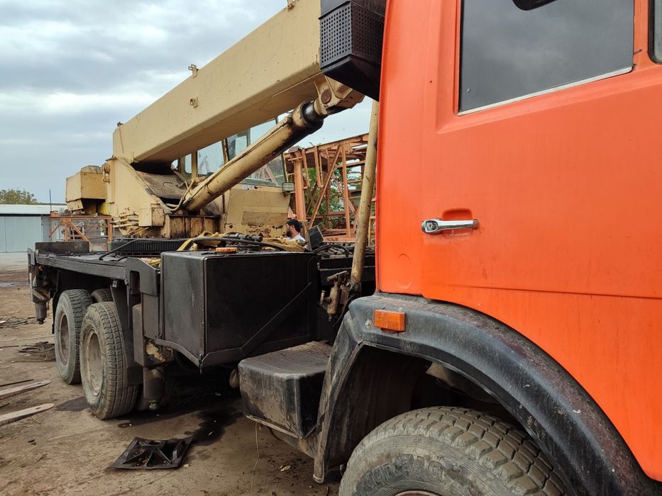 Продается срочно евро  камаз  кран 25 тонник 2007 года