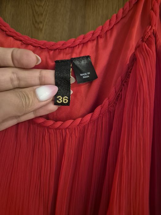 Rochie scurtă H&M , culoarea roșie, mărimea 36