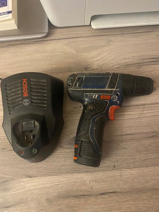 Винтоверт Bosch 12v